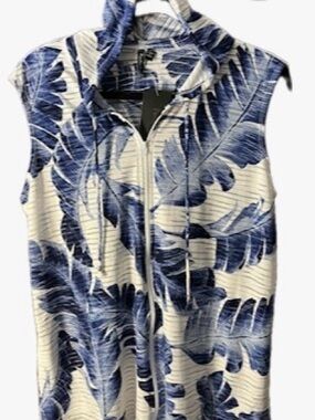 Beach Cover Up, Zip-Up with Hoodie with Blue Leaf Print, NWT Large